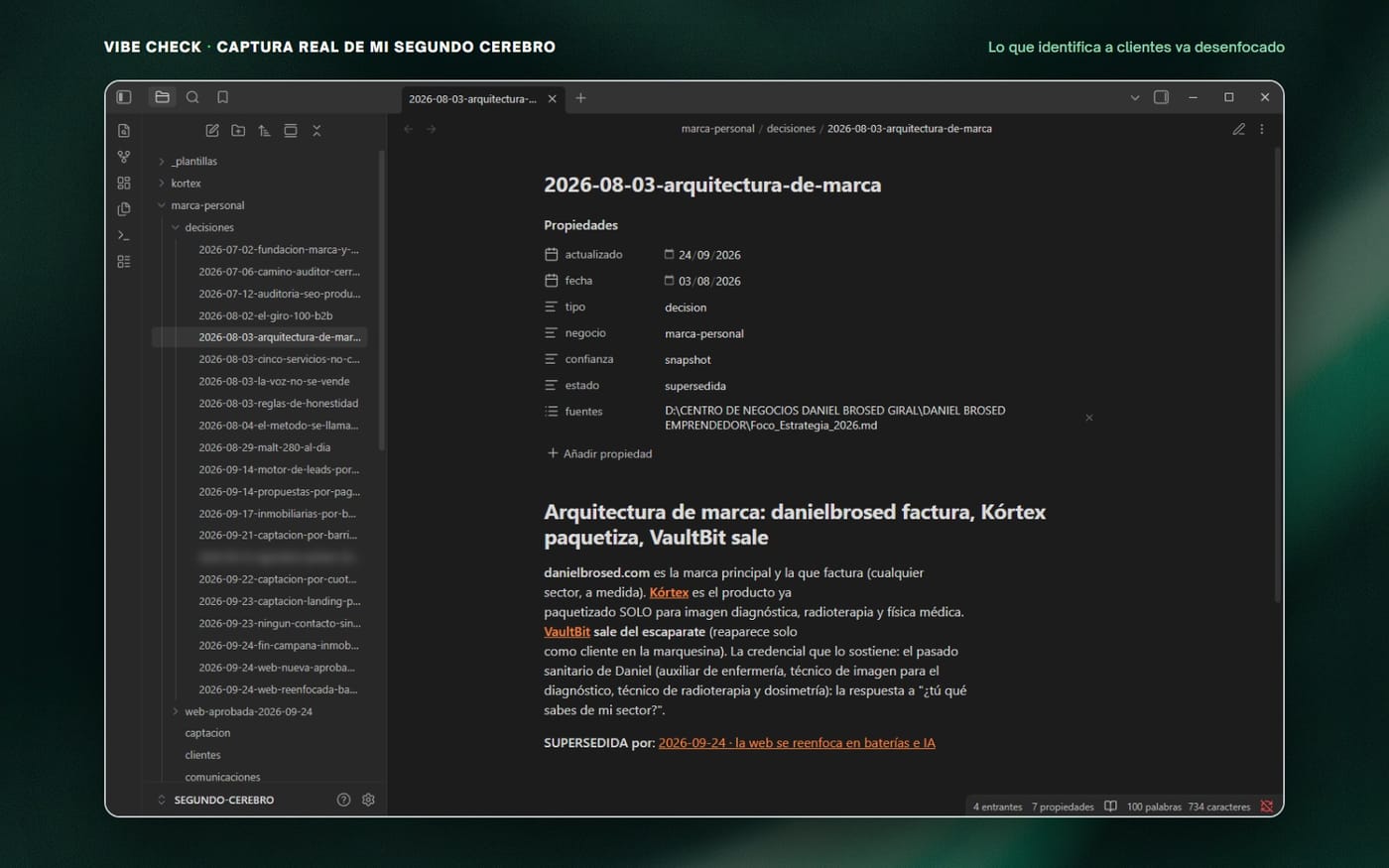 La bóveda de notas abierta en Obsidian, con las decisiones de un proyecto y una decisión sustituida